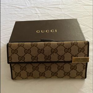 Gucci wallet preloved